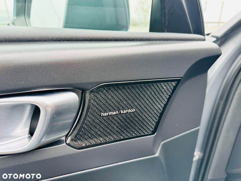 Volvo XC 40 D4 AWD - 25