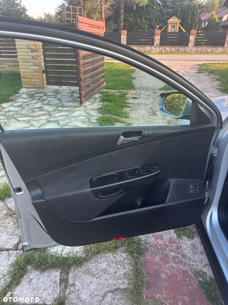 Volkswagen Passat 2.0 FSI Comfortline - 12