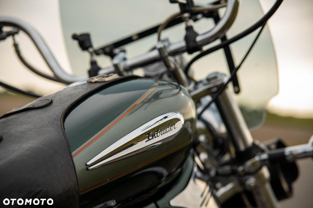 Suzuki Intruder - 5