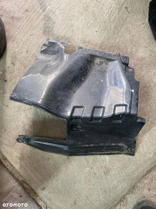 Osłona silnika prawa podłoga Suzuki Swift MK7 72411-71L0 72411-LO