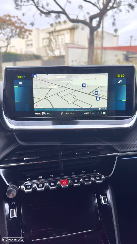 Peugeot e-208 GT - 19