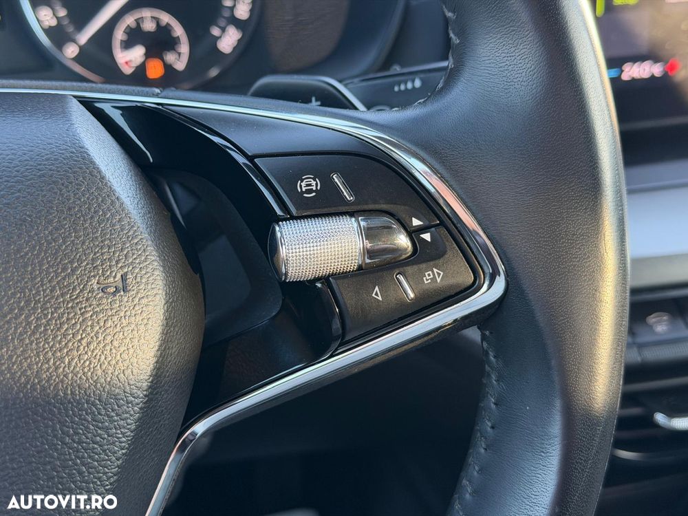 Skoda Octavia 2.0 TDI DSG Style - 30