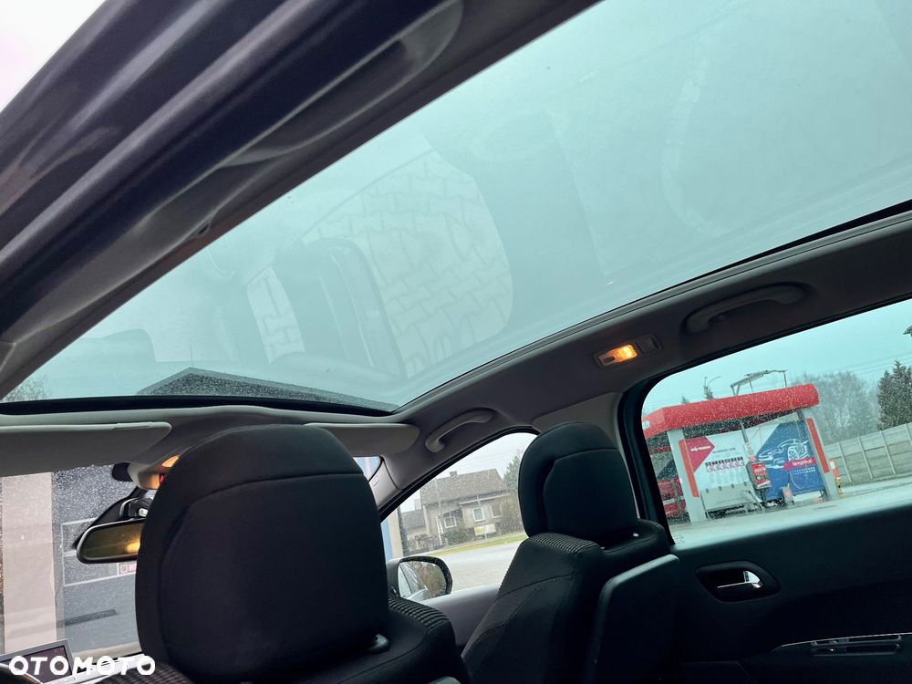 Peugeot 5008 HDI FAP 150 Allure - 17