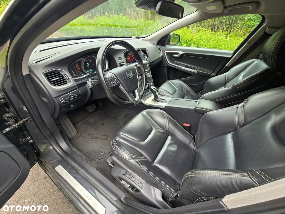 Volvo V60 D6 AWD Plug-in Hybrid Summum - 6