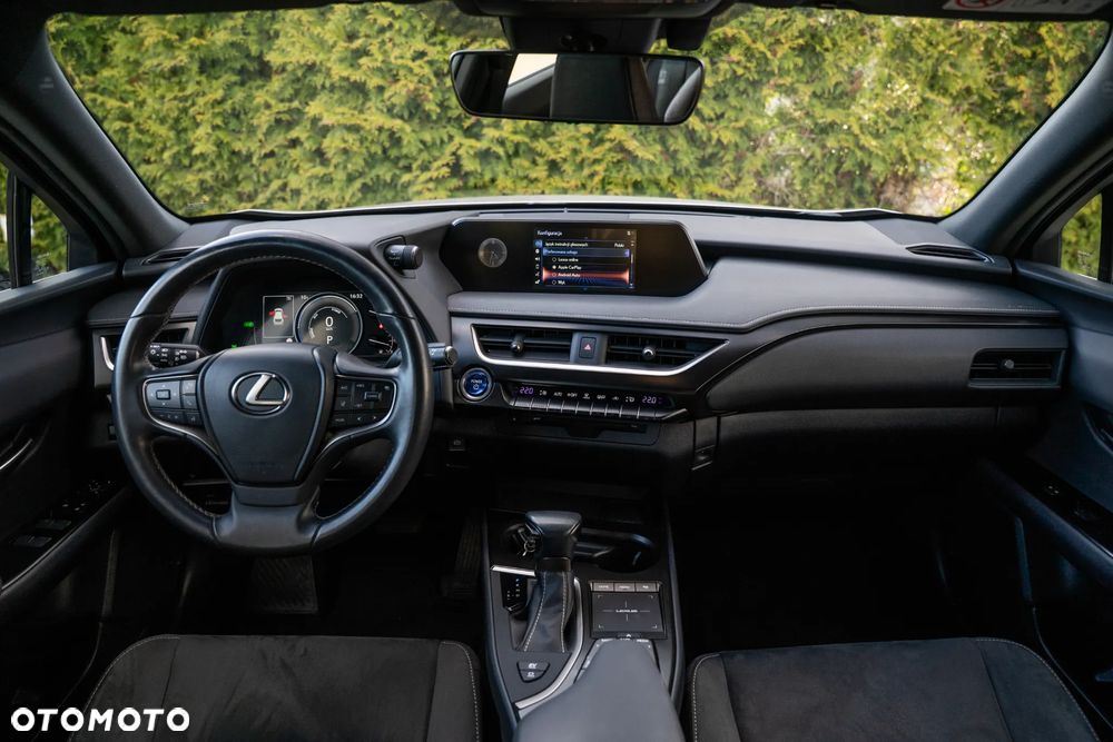 Lexus UX 250h Business Edition - 14