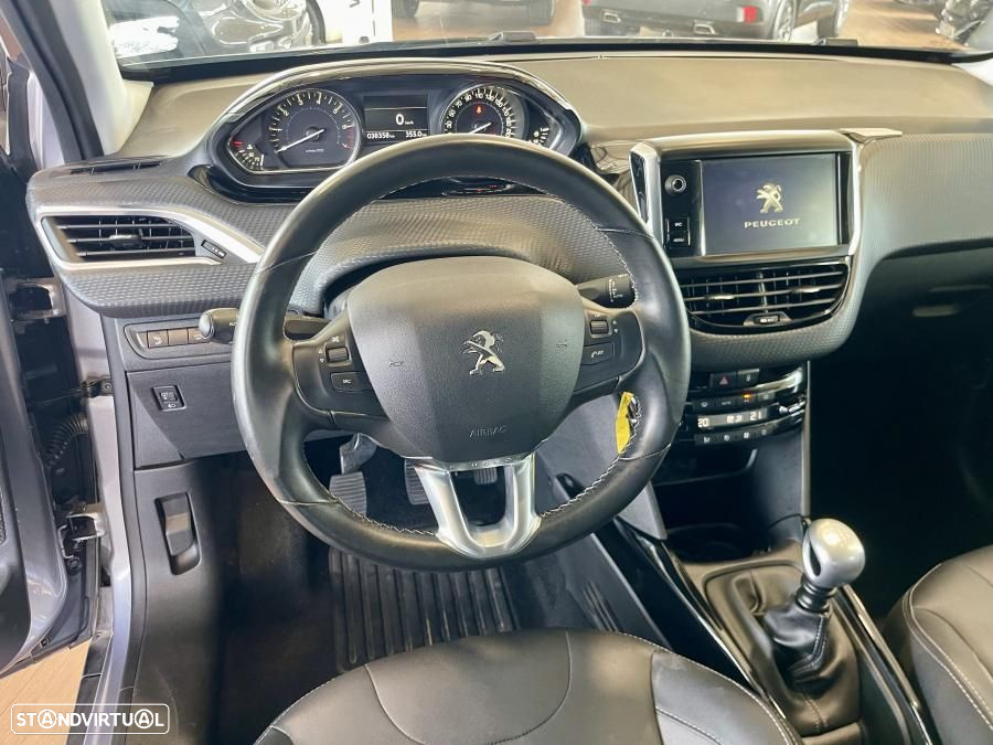 Peugeot 2008 1.2 PureTech Allure - 10