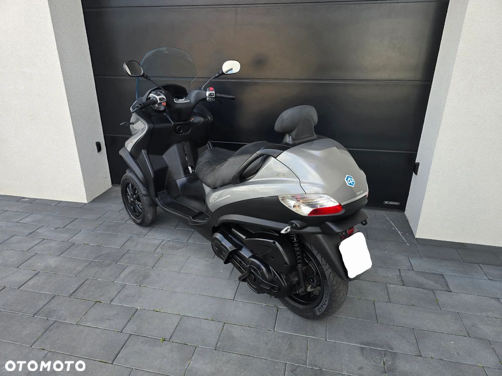 Piaggio MP-3 - 4