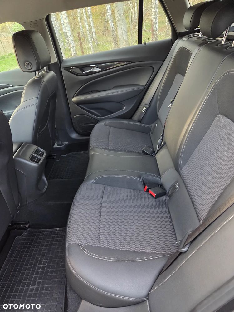 Opel Insignia 2.0 CDTI Elegance S&S - 10