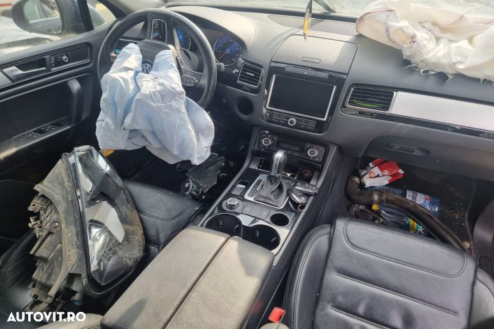 Radiator clima spate 7l0820101d Volkswagen VW Touareg generatia 2 7P - 8