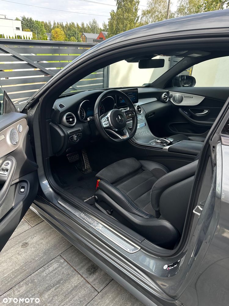 Mercedes-Benz Klasa C 300 9G-TRONIC - 15