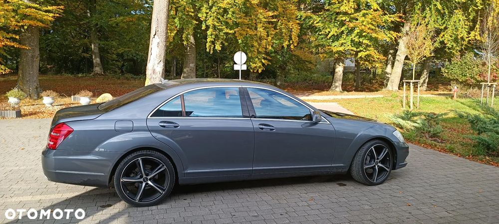 Mercedes-Benz S-Class 2009 photo 2
