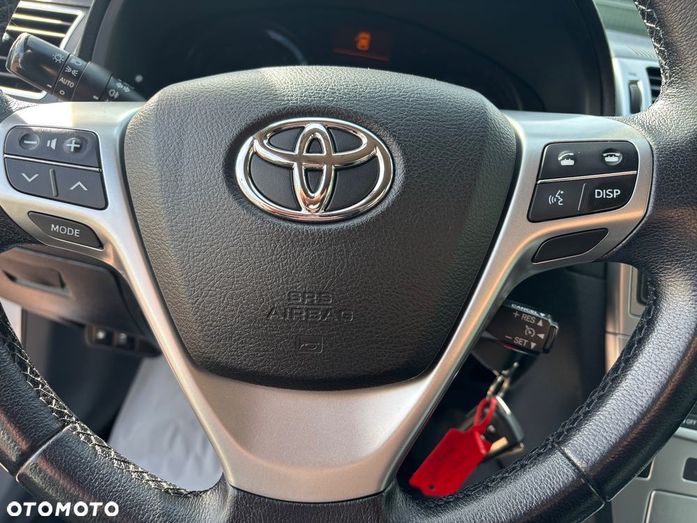 Toyota Avensis - 12