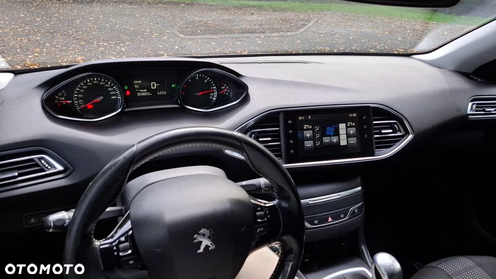 Peugeot 308 SW e-HDi FAP 115 Stop&Start Allure - 24