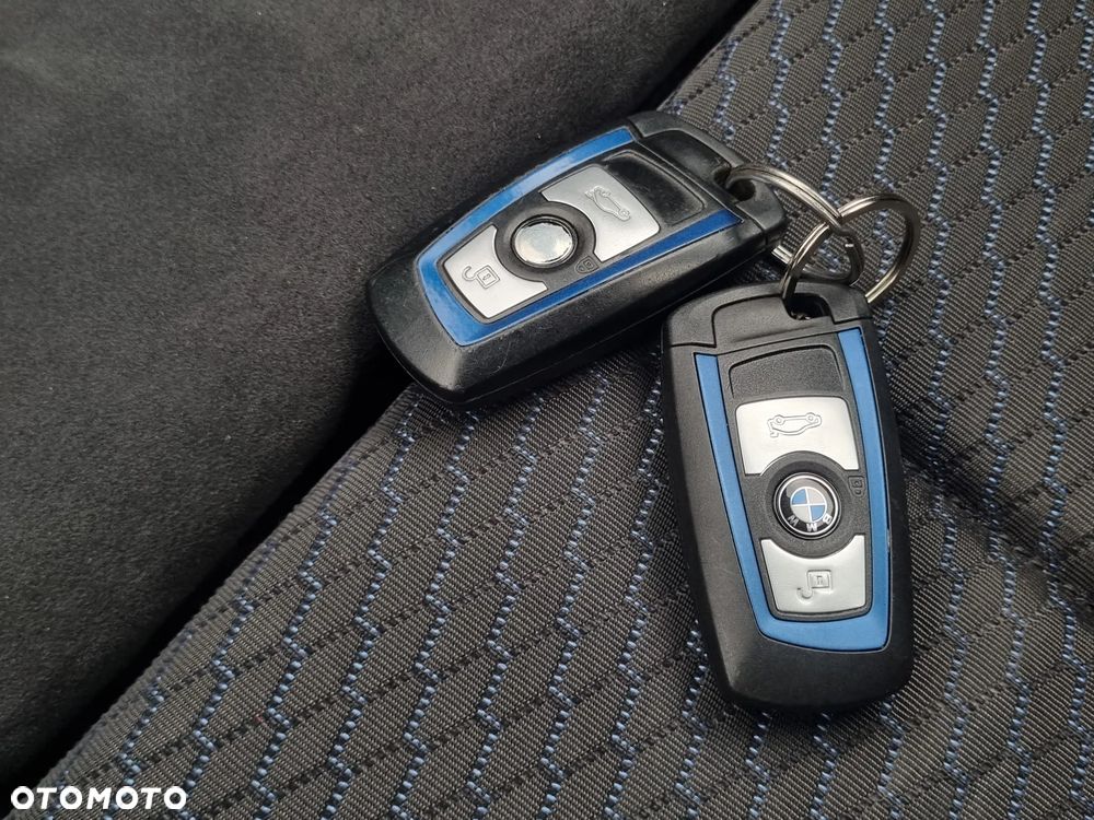 BMW Seria 3 318d M Sport EU6 - 26