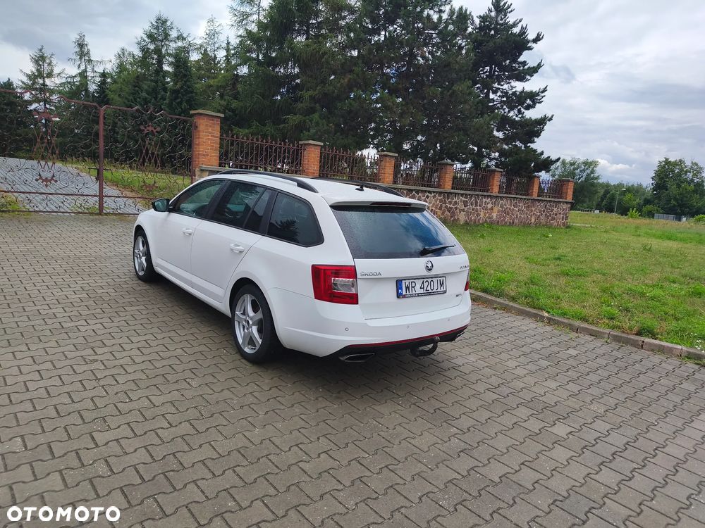 Skoda Octavia 2.0 TDI DSG RS - 9