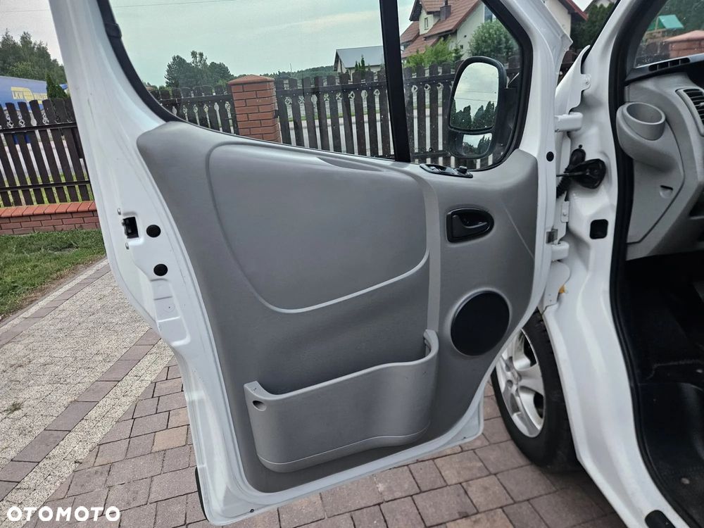 Renault Trafic - 16