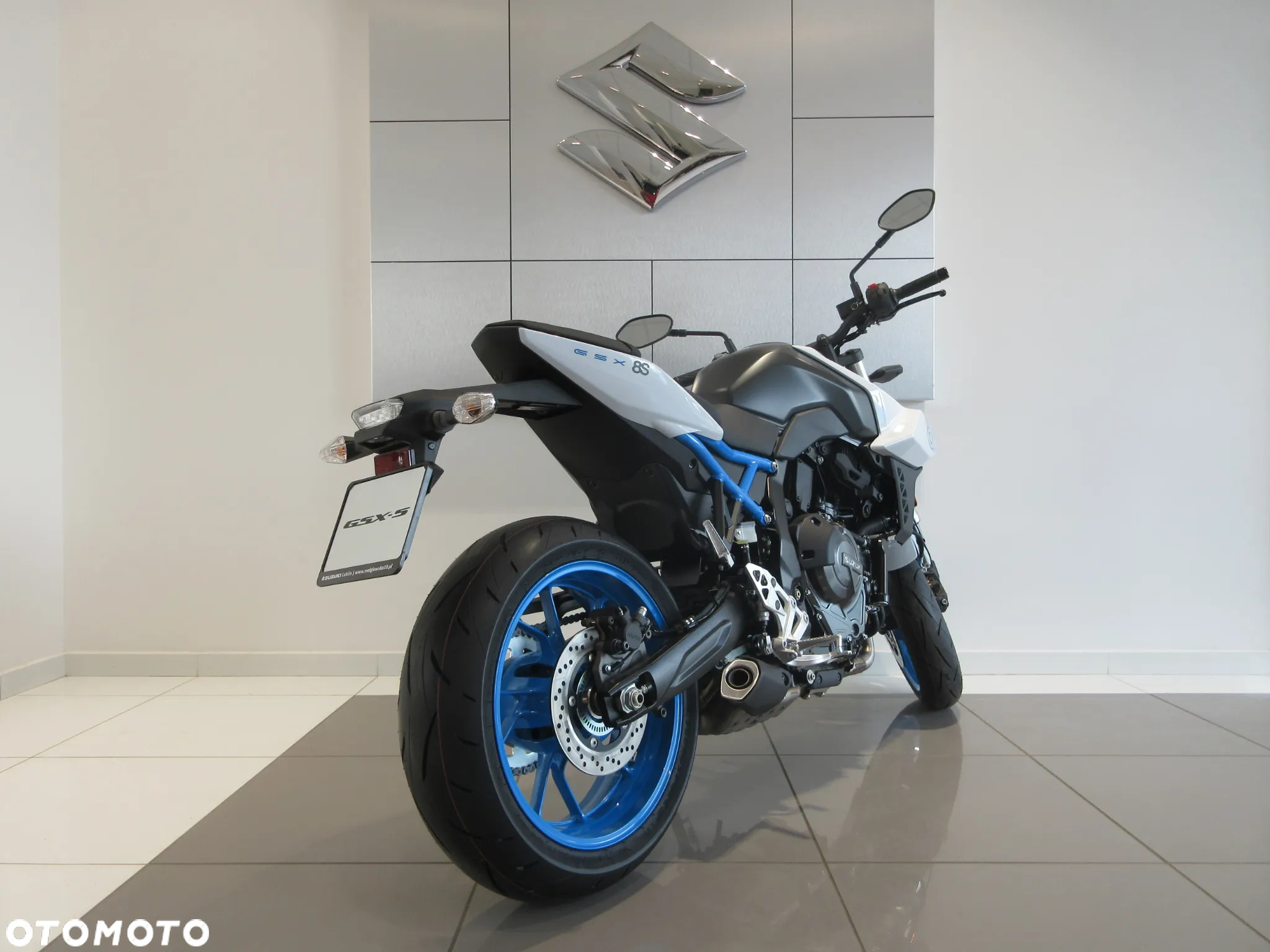 Suzuki GSX - 6