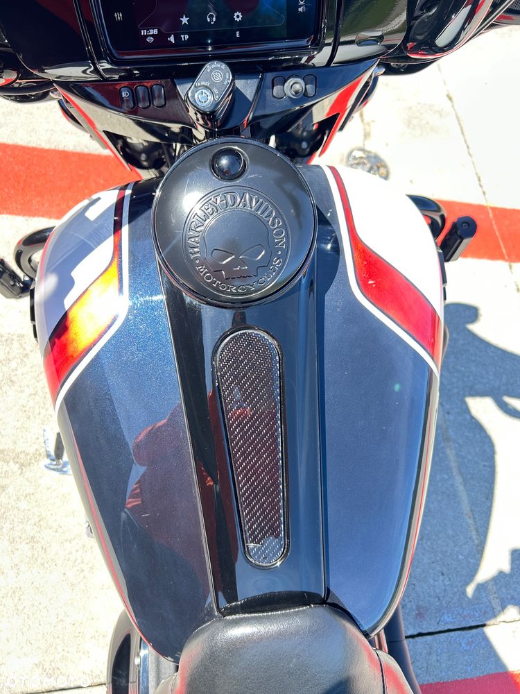 Harley-Davidson Touring Street Glide - 20
