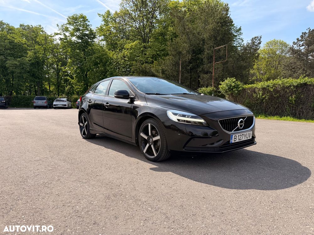 Volvo V40 D2 Linje Svart - 1