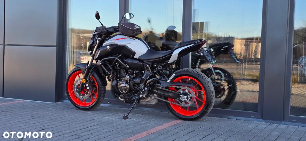 Yamaha MT - 24
