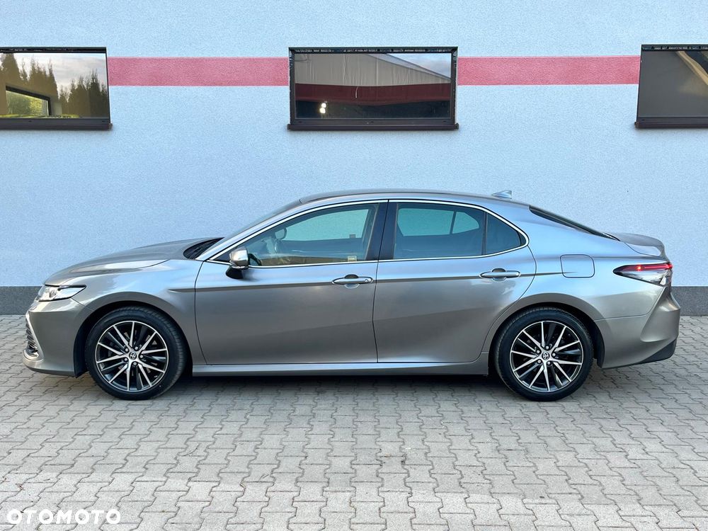Toyota Camry 2.5 Hybrid Prestige CVT - 2