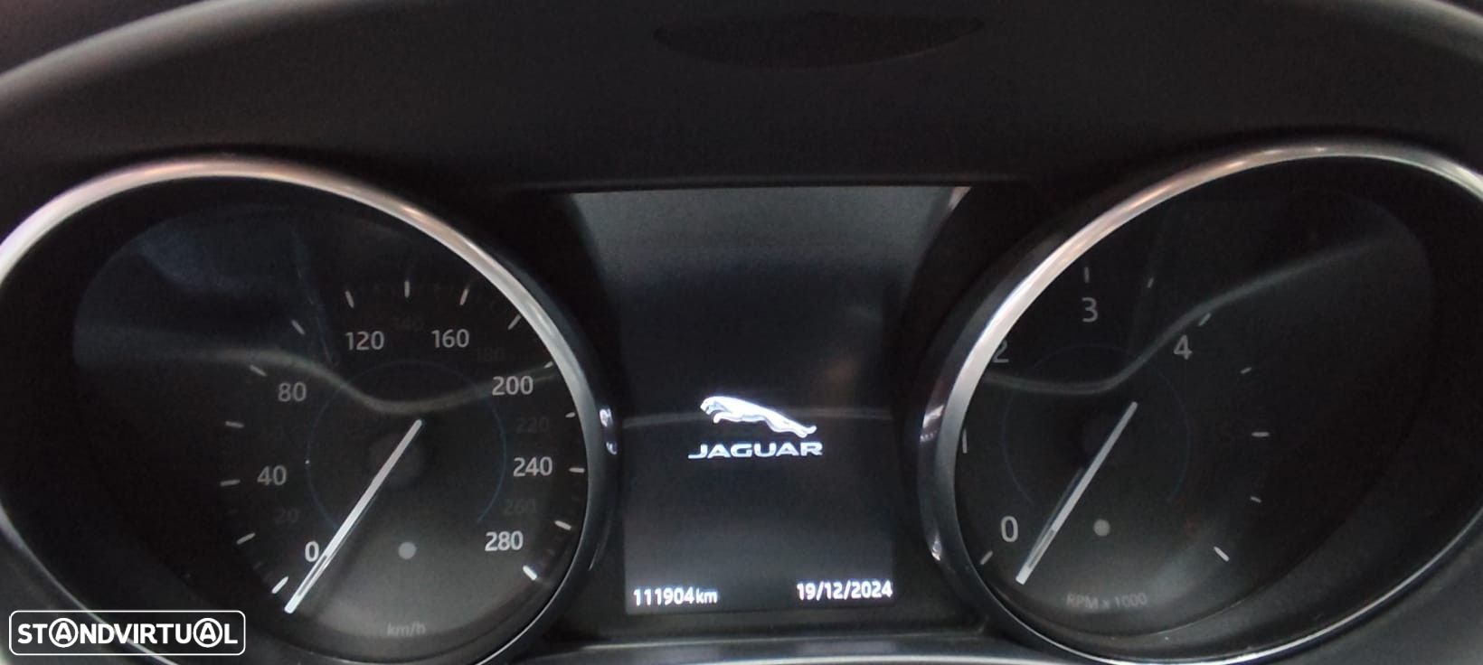 Jaguar XE 2.0 D Prestige - 9