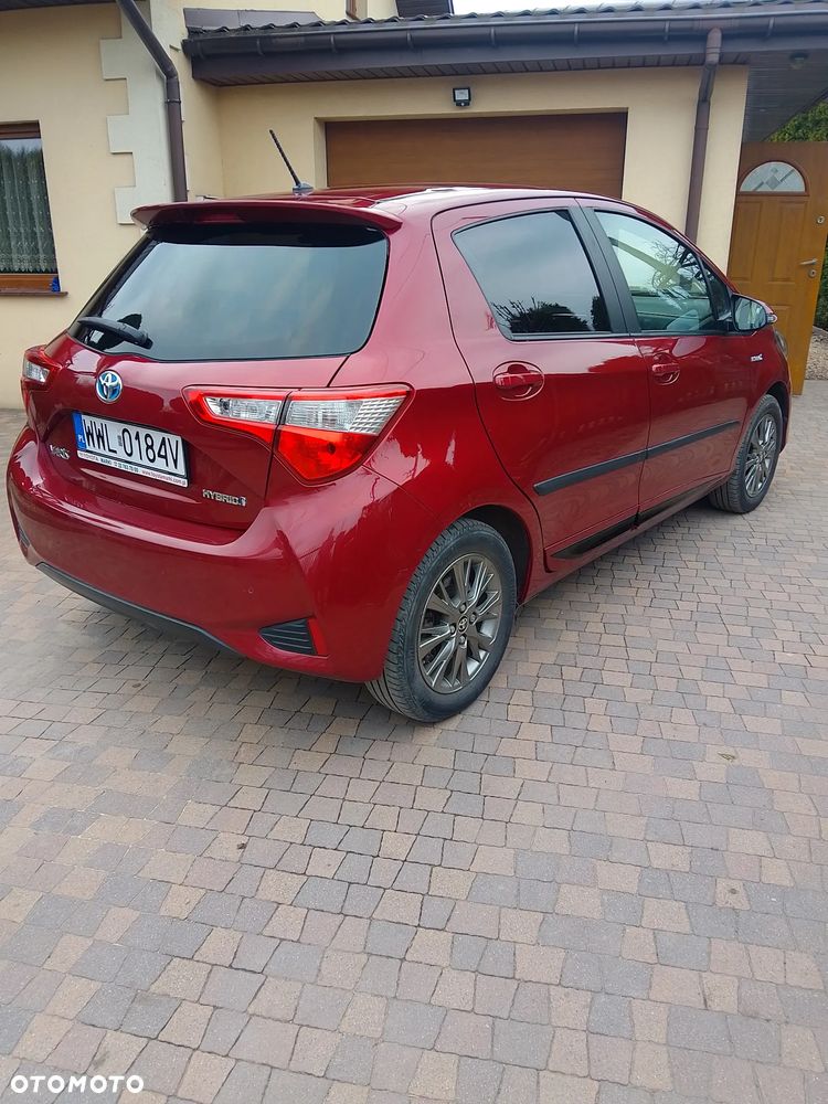 Toyota Yaris Hybrid 100 Dynamic - 6