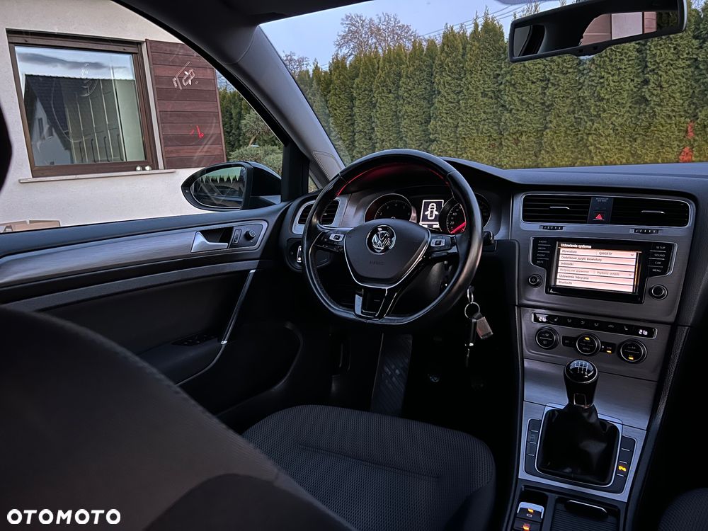 Volkswagen Golf - 25