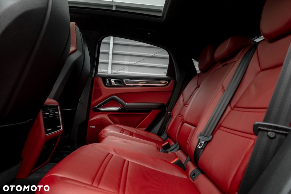Porsche Cayenne - 20