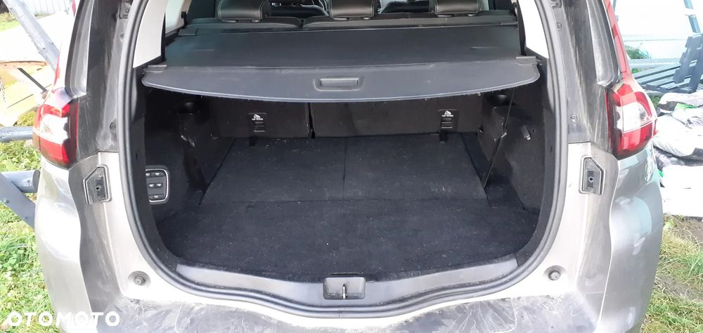 Renault Grand Scenic - 10