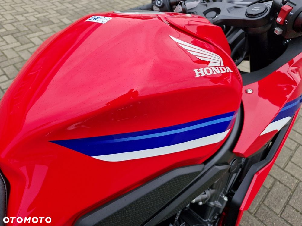 Honda CBR - 8