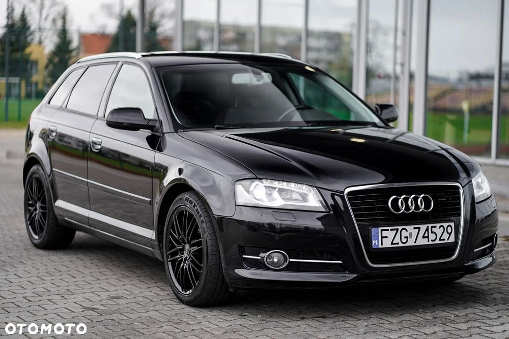 Audi A3 Sportback 1.6 TDI S line Sportpaket - 2