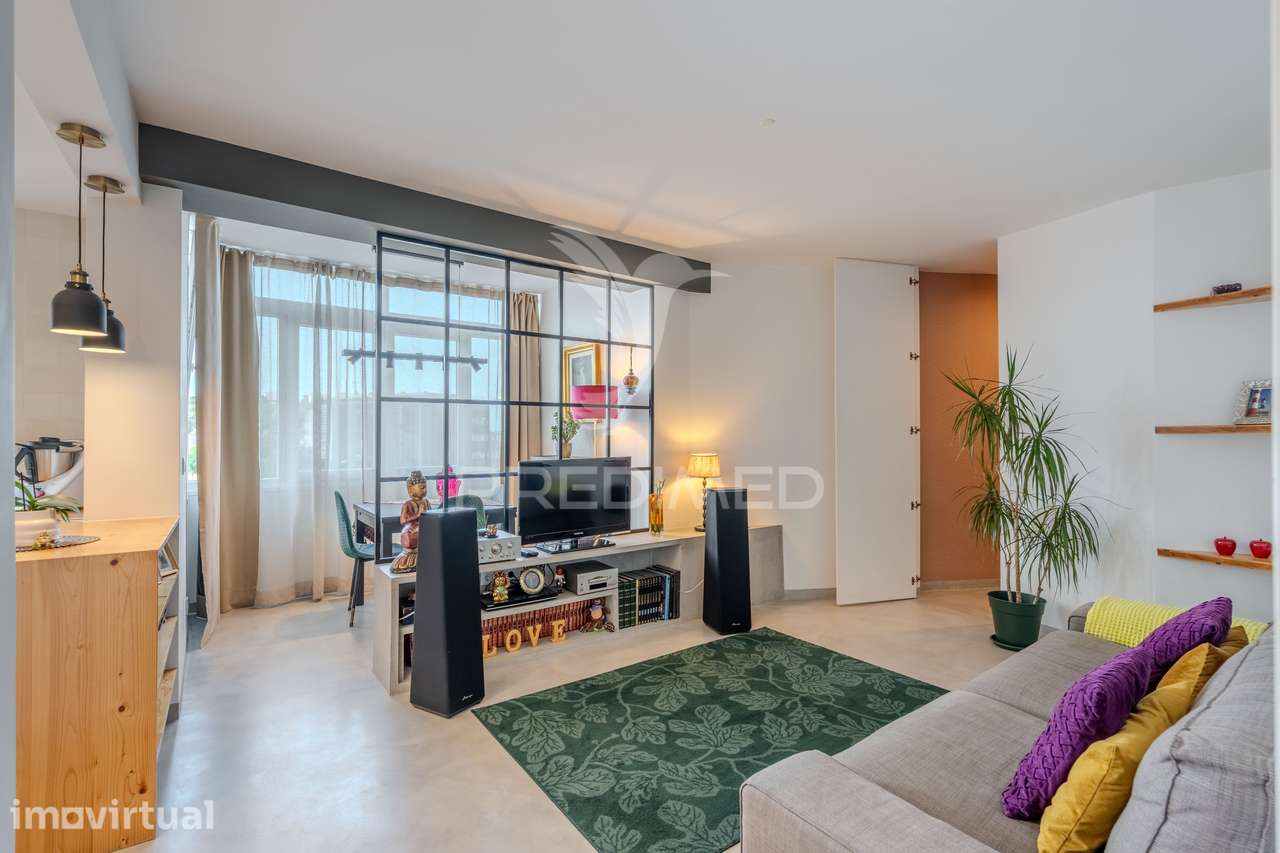 Excelente Apartamento T2 +1 Totalmente Renovado em Carnaxide - Grande imagem: 2/30