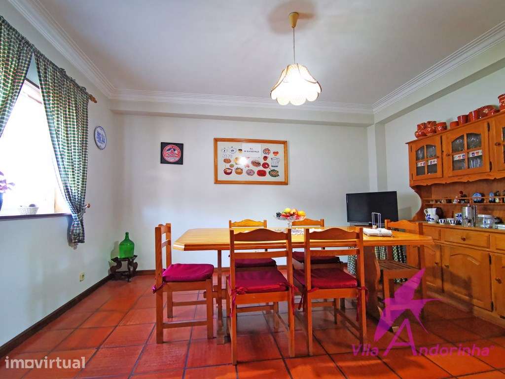 Moradia T4 independente com amplo jardim, garagem e cave - Santa Ma... - Grande imagem: 4/39