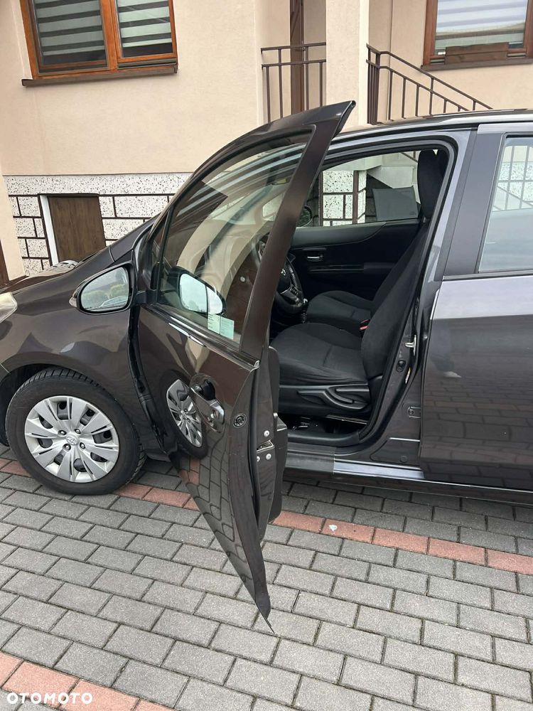 Toyota Yaris 1.33 Active - 4