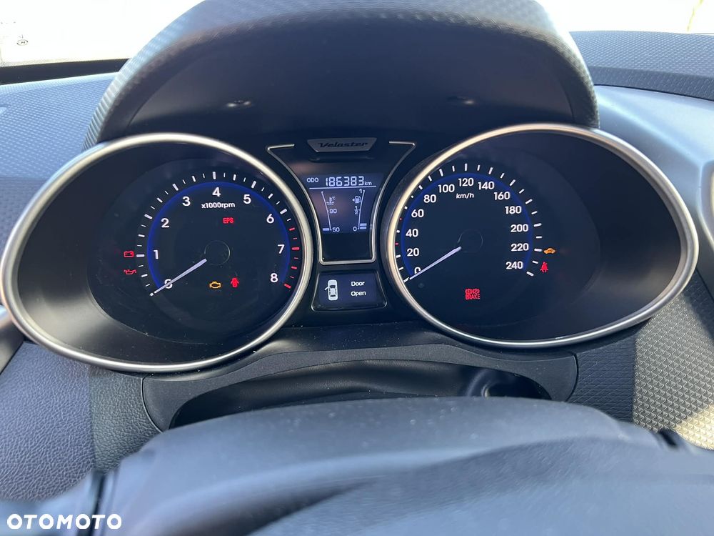 Hyundai Veloster 1.6 GDI Comfort - 10
