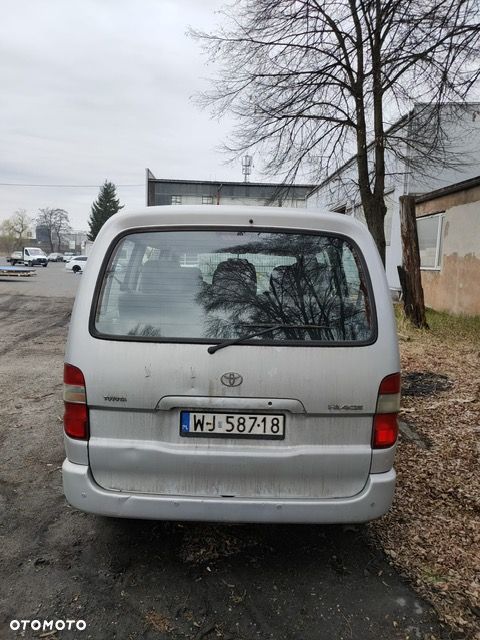 Toyota Hiace - 2