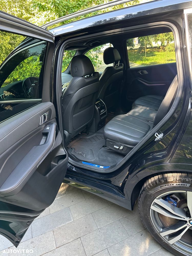BMW X7 - 7
