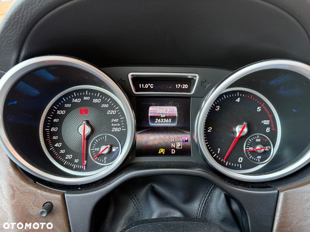 Mercedes-Benz GLS - 16