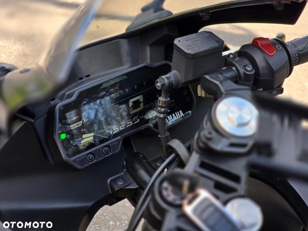 Yamaha YZF - 8