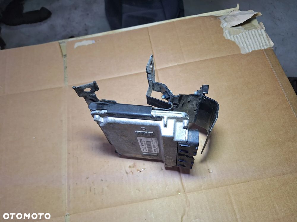 komputer sterownik silnika VW GOLF IV 06A906033BD   (1/9) - 2