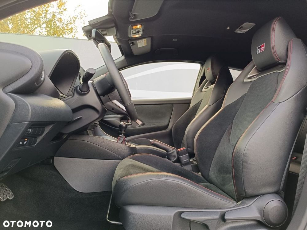 Toyota GR Yaris 1.6 Dynamic - 26