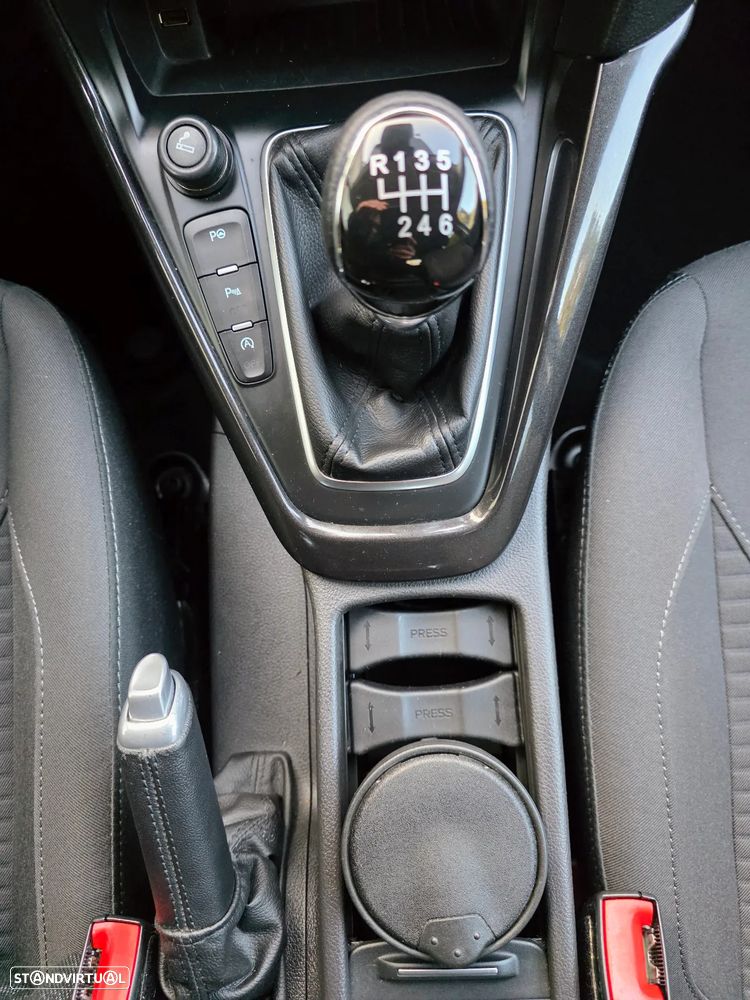 Ford Focus 1.0 SCTi Titanium - 36