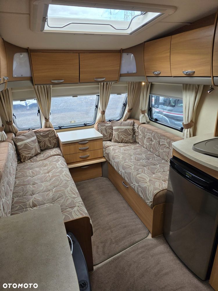 SWIFT CHARISMA 230 - 6