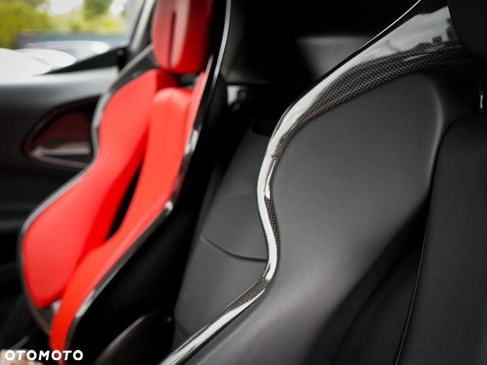 Ferrari SF90 Spider - 33