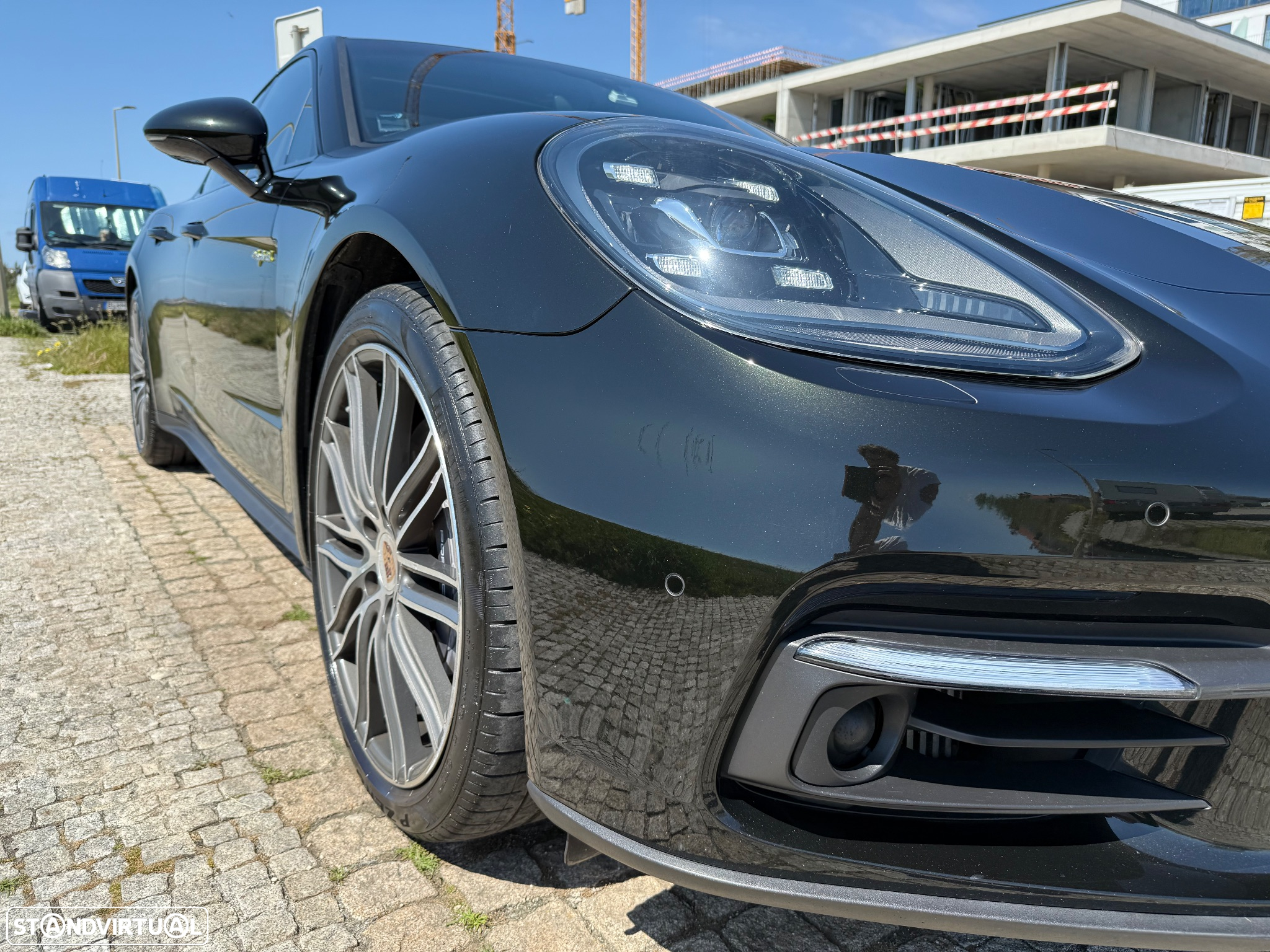 Porsche Panamera 4 E-Hybrid - 4