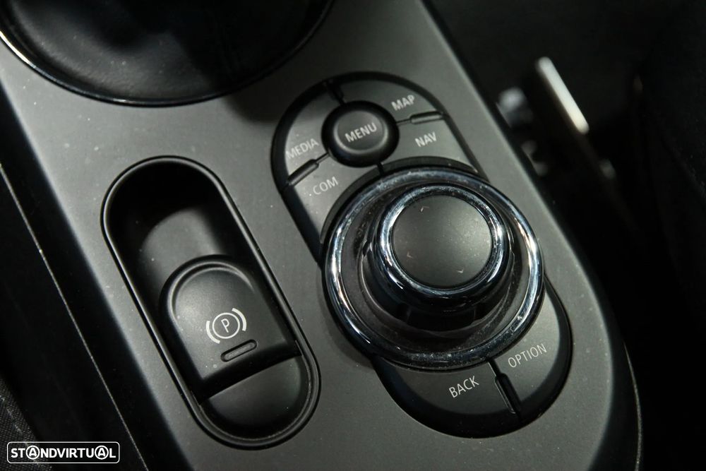 MINI 3 Portas Cooper SE Premium Essential - 19