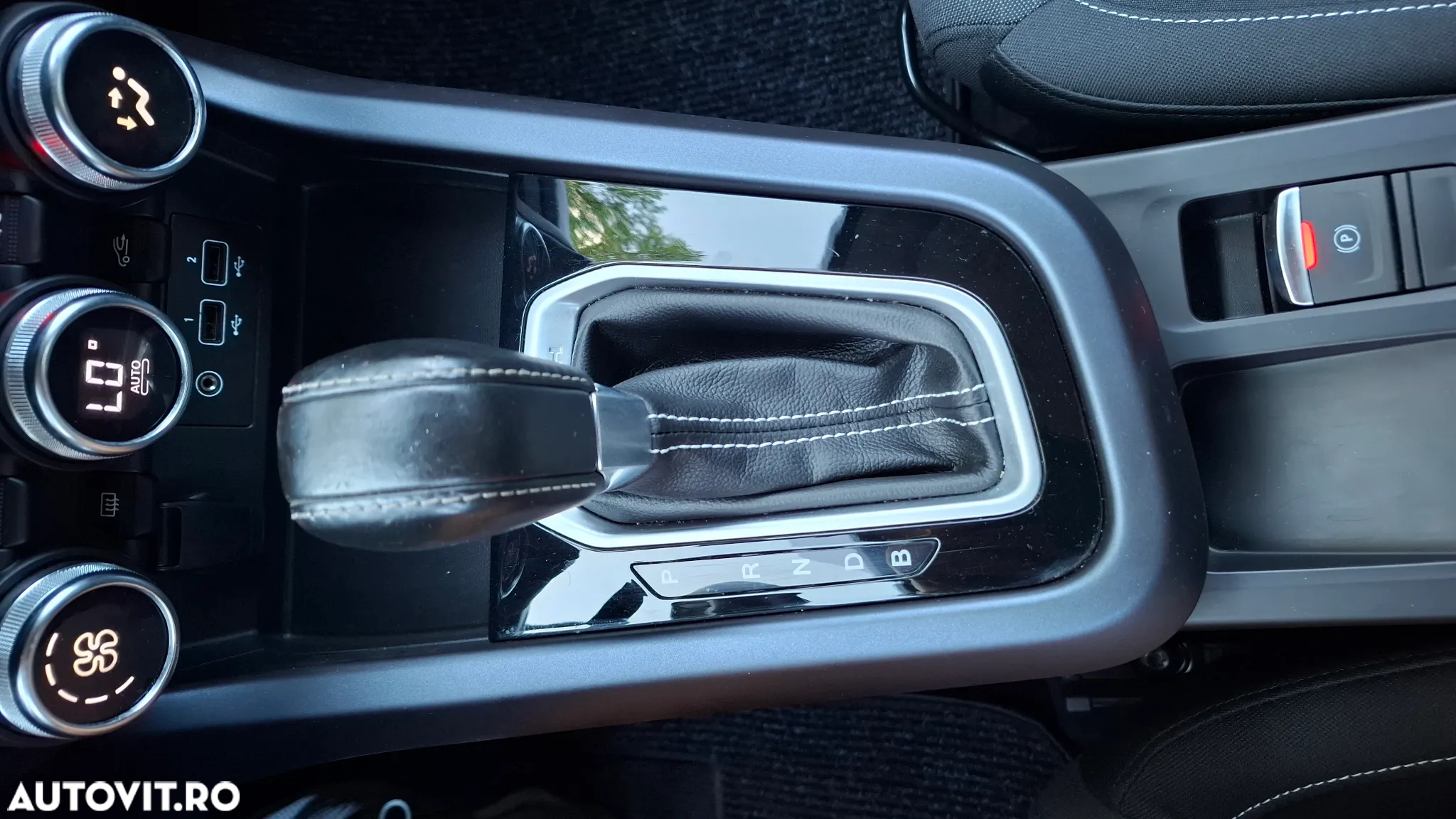 Renault Arkana E-TECH Hybrid 145 E-Tech Engineered - 26