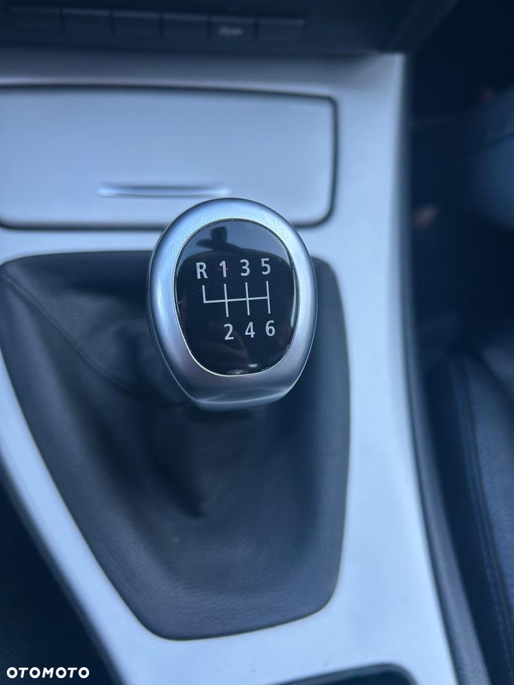BMW Seria 3 318i - 11