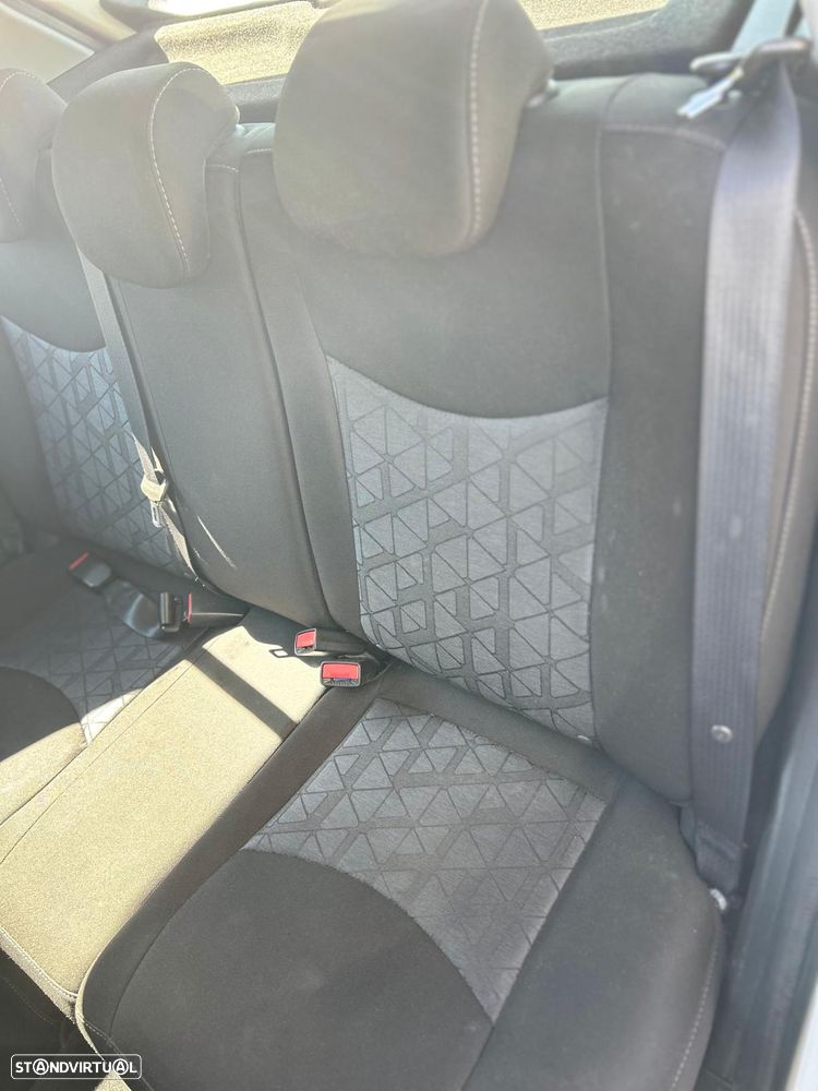 Opel Karl 1.0 ECOTEC S&S 120 Anos - 31